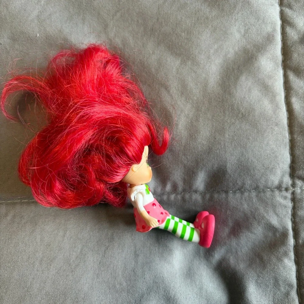 2008 Strawberry Shortcake 3" Doll Kidcore Retro Plastic Dress Fun Collectible - Picture 9 of 11